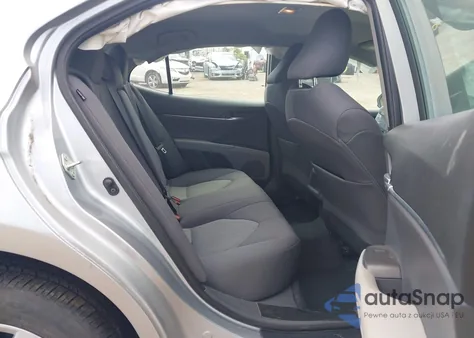 2022 Toyota Camry Le z USA, uszkodzony, nr VIN 4T1C11AK0NU001127